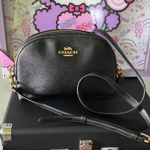 EUC Coach Black Leather Dome Crossbody with Gold Hardware